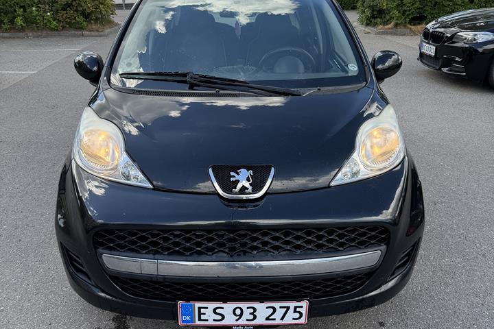 Sort Peugeot 107 fra 2012