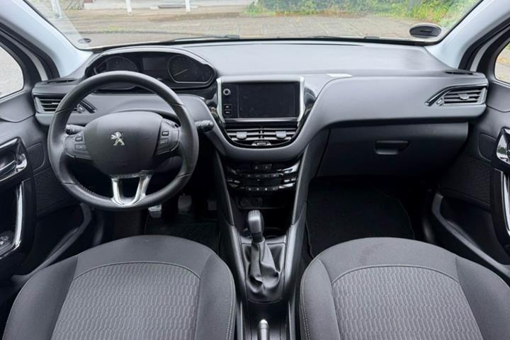 undefined Peugeot 208 fra 2016