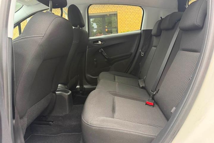 undefined Peugeot 208 fra 2016
