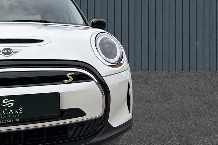 Hvid Mini Cooper SE fra 2023