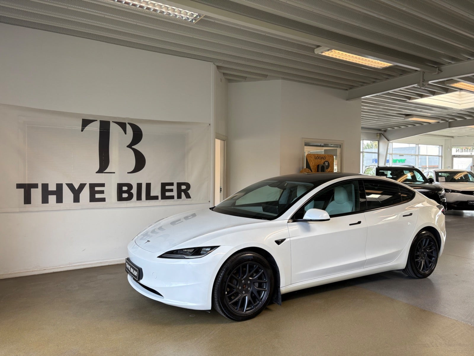Tesla Model 3 Long Range AWD