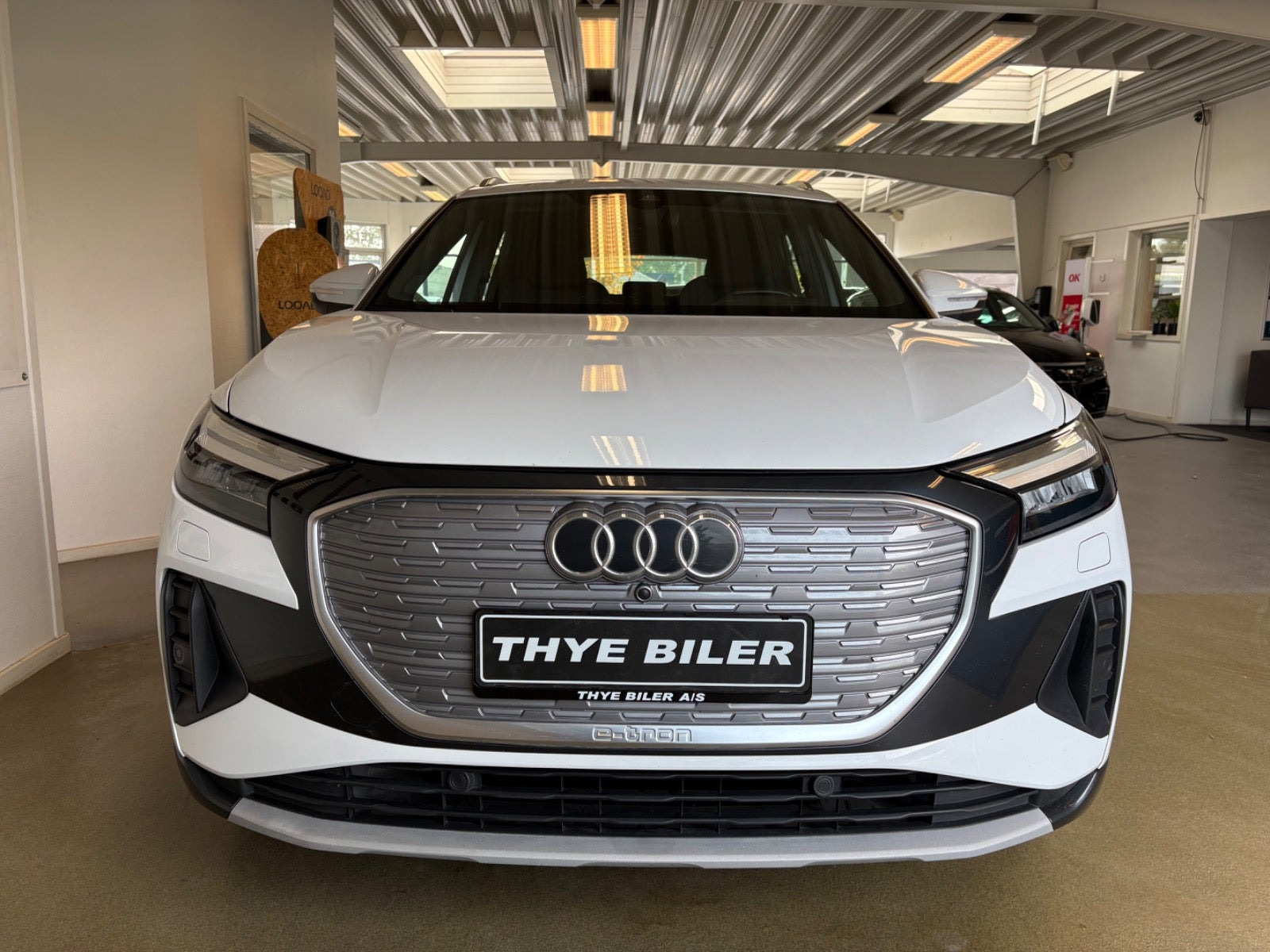 Hvid Audi Q4 e-tron fra 2023