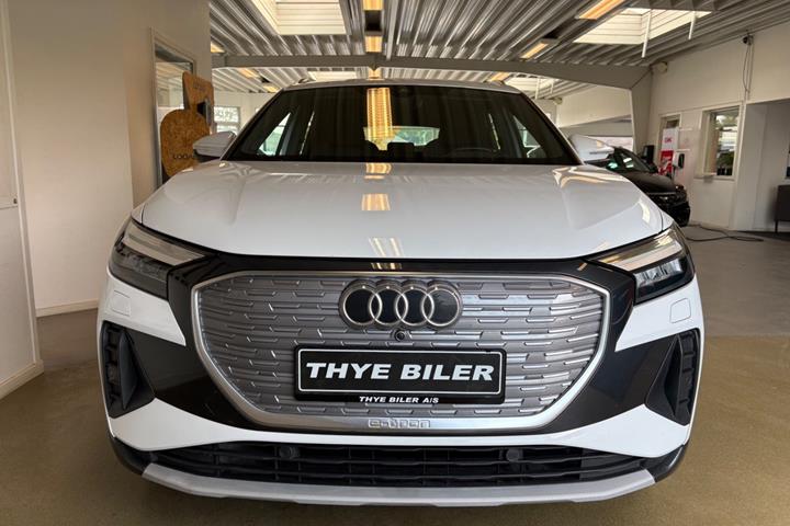 Hvid Audi Q4 e-tron fra 2023