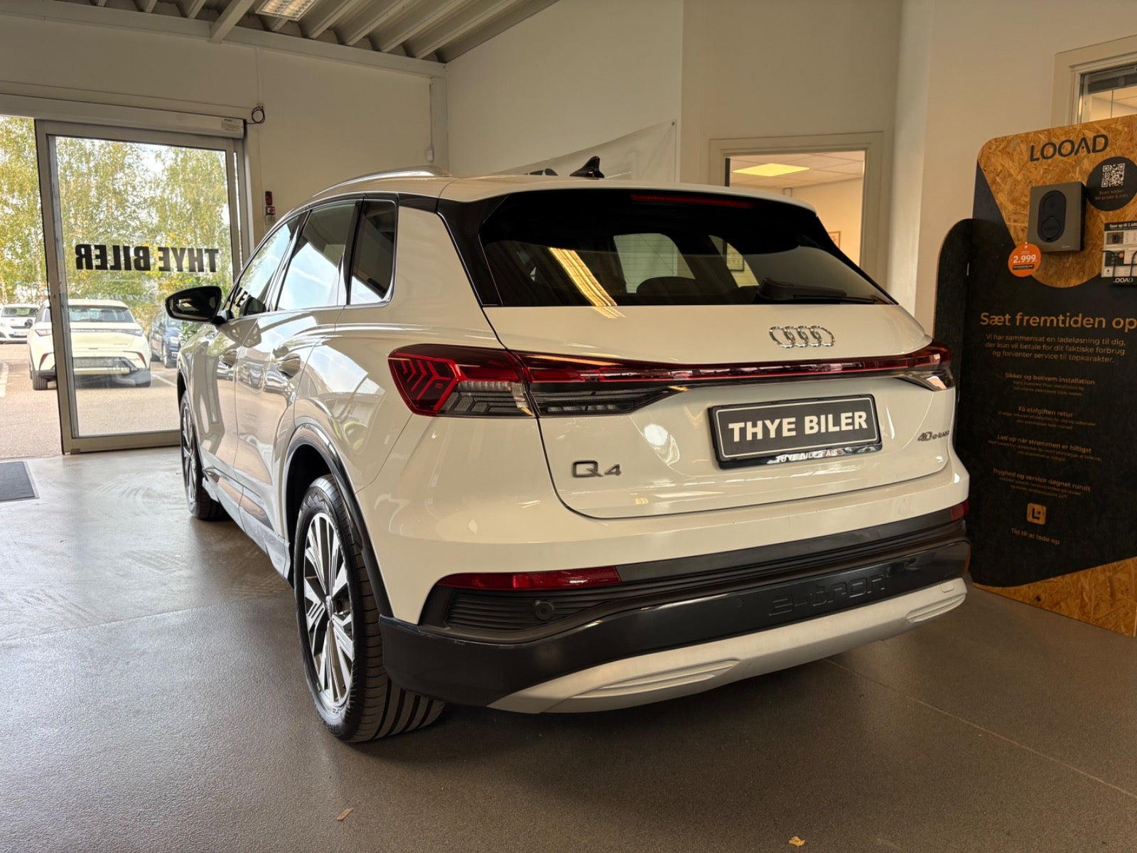 Hvid Audi Q4 e-tron fra 2023