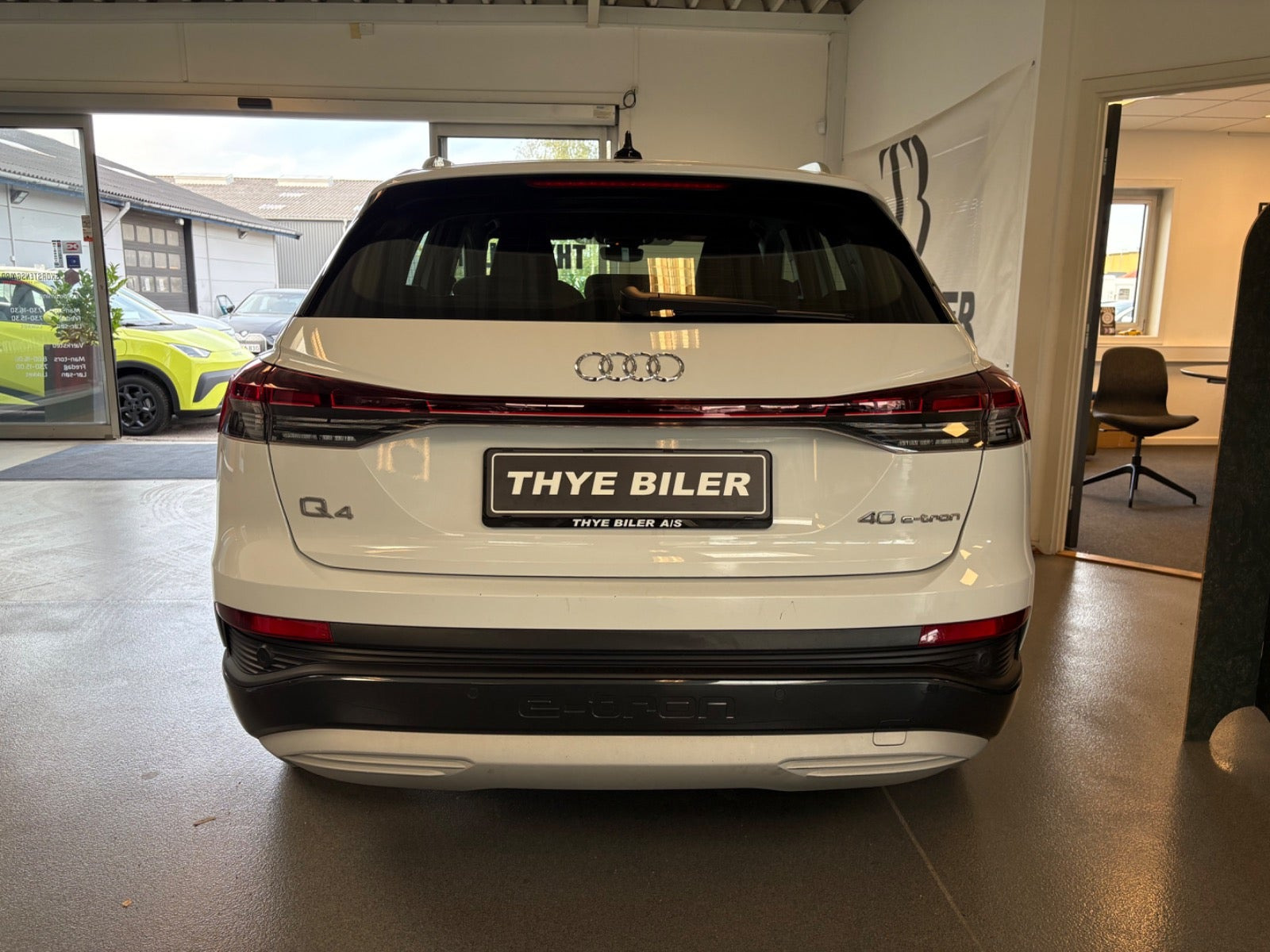 Hvid Audi Q4 e-tron fra 2023