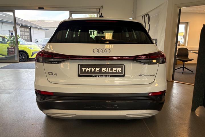 Hvid Audi Q4 e-tron fra 2023