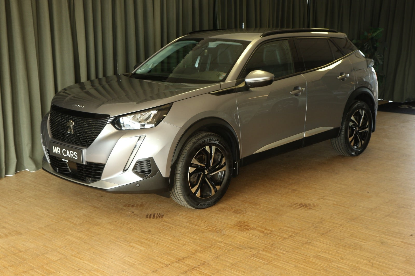 Grøn Peugeot 2008 fra 2020