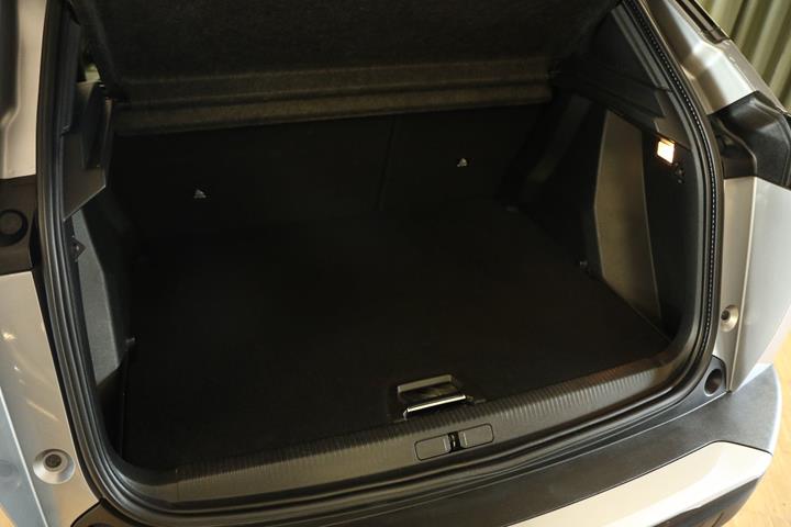 Grøn Peugeot 2008 fra 2020
