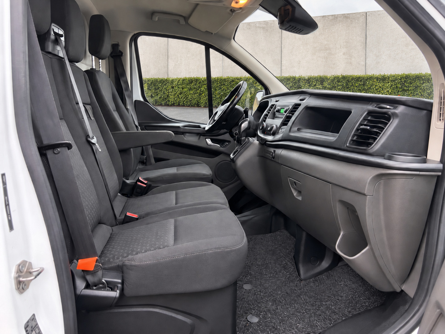 Hvid Ford Transit Custom 300 L2 fra 2019