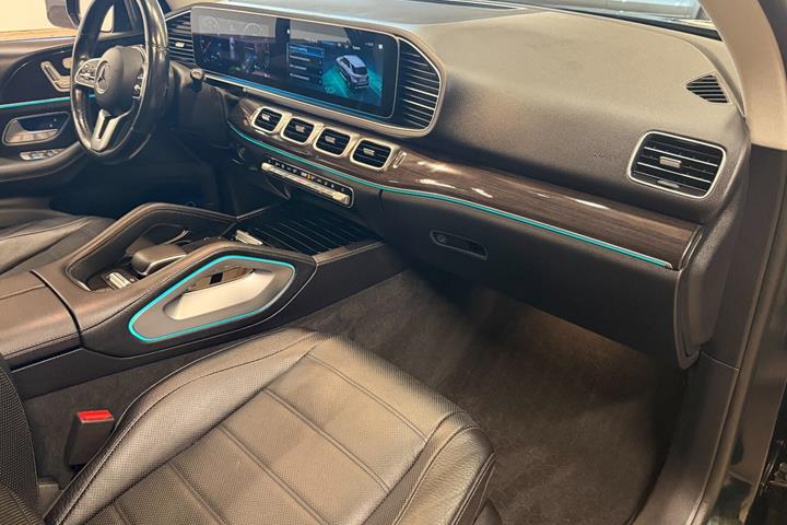 Grøn Mercedes GLE350 de fra 2022