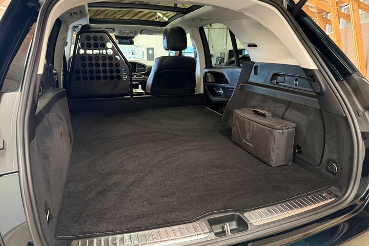 Grøn Mercedes GLE350 de fra 2022