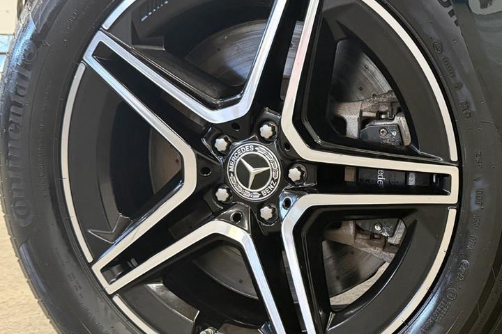 Grøn Mercedes GLE350 de fra 2022