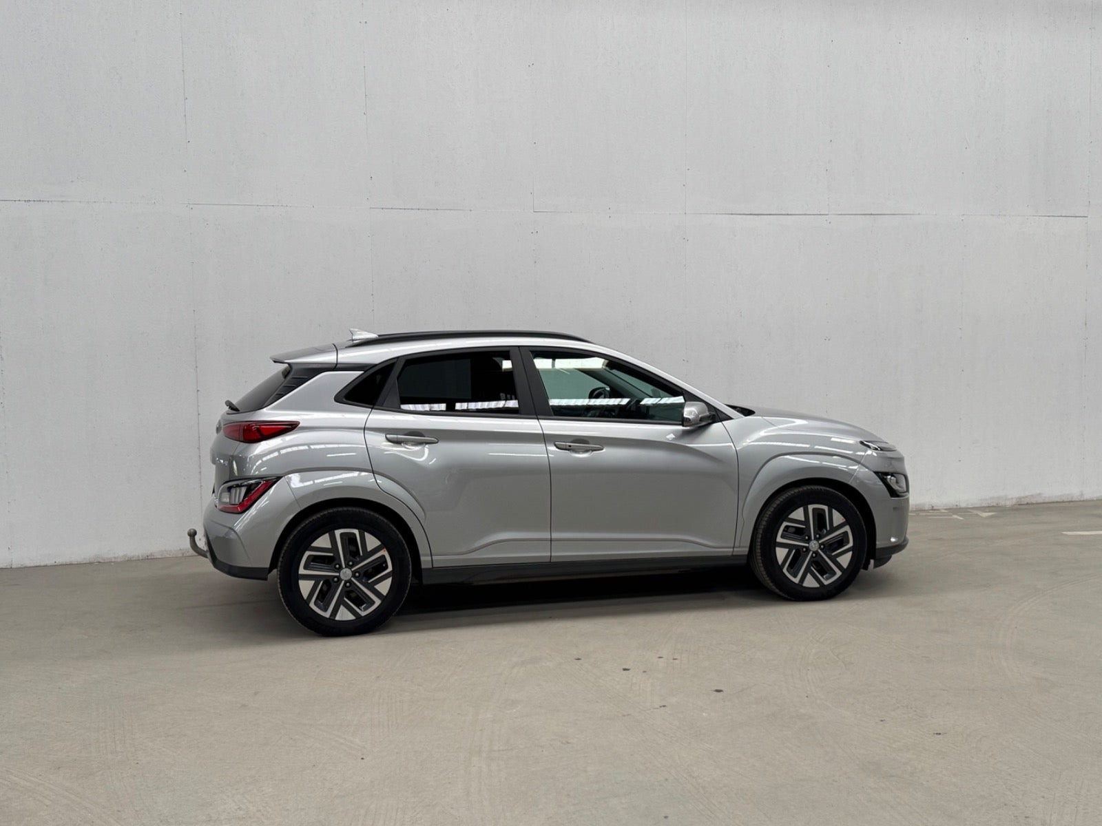 Sølv Hyundai Kona fra 2022