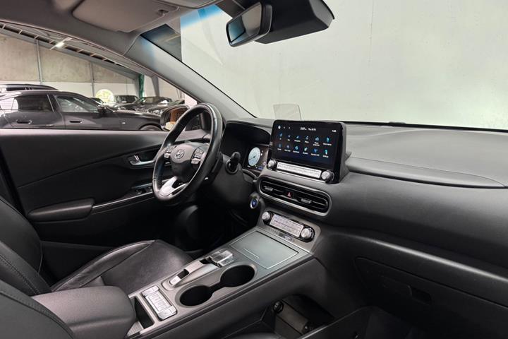 Sølv Hyundai Kona fra 2022