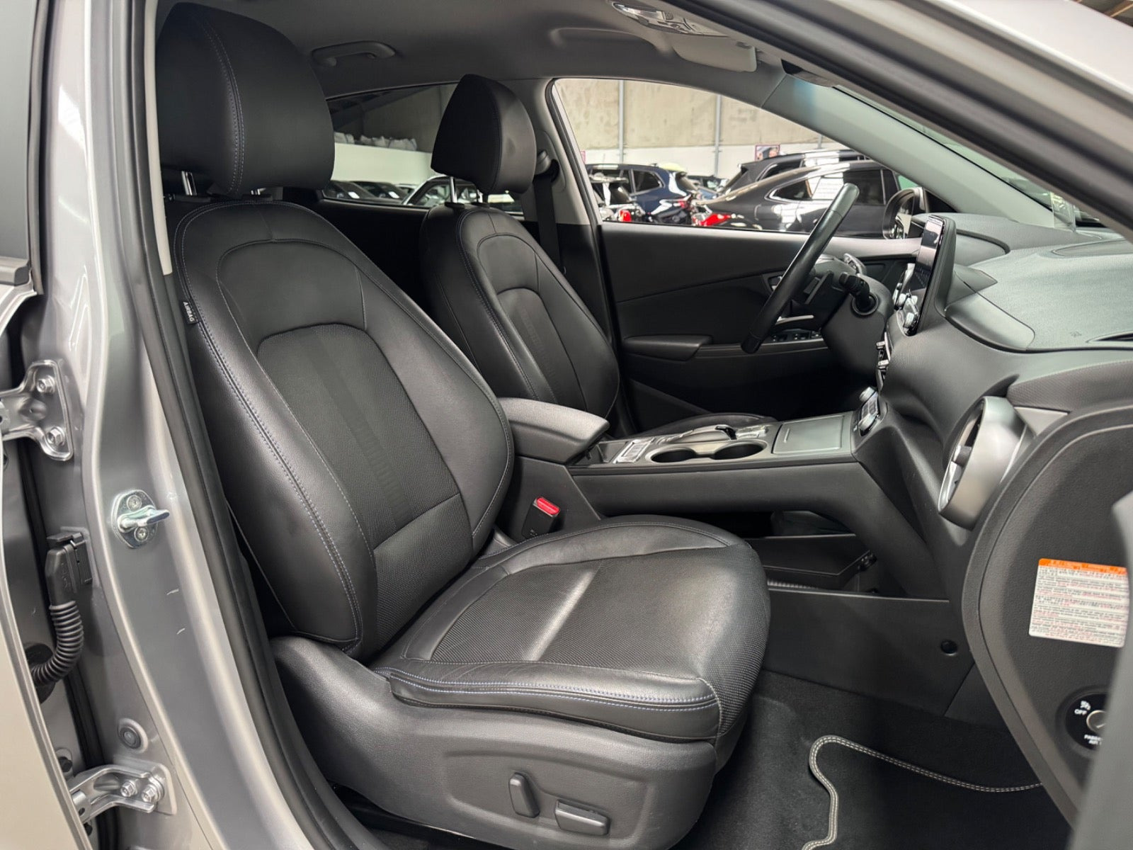 Sølv Hyundai Kona fra 2022