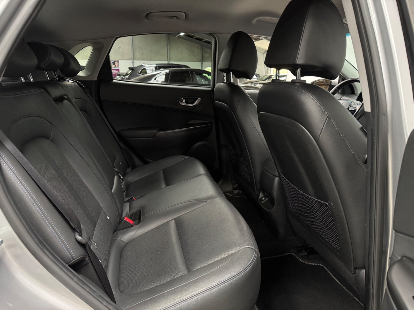 Sølv Hyundai Kona fra 2022