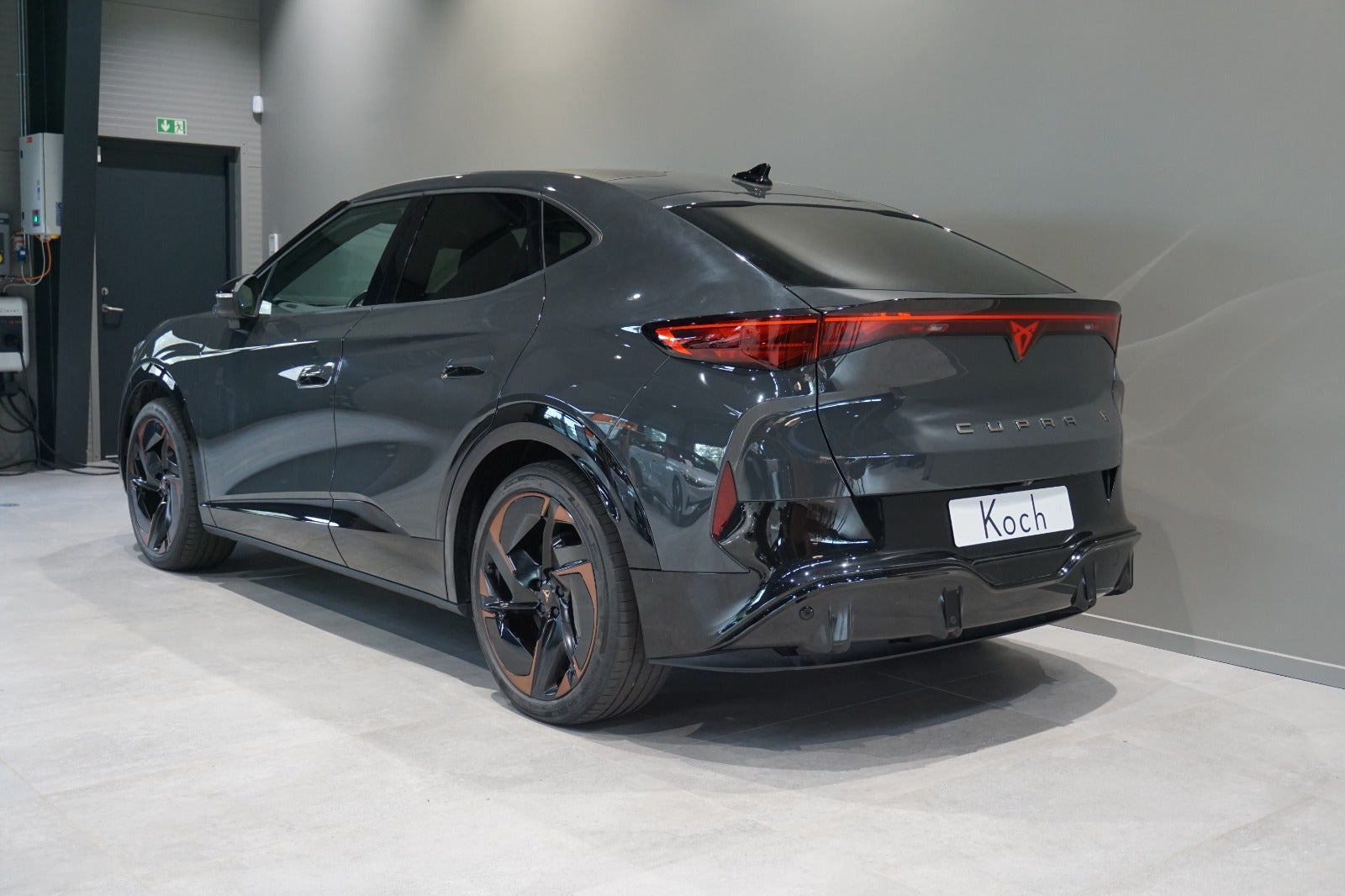 Grå Cupra Tavascan fra 2025