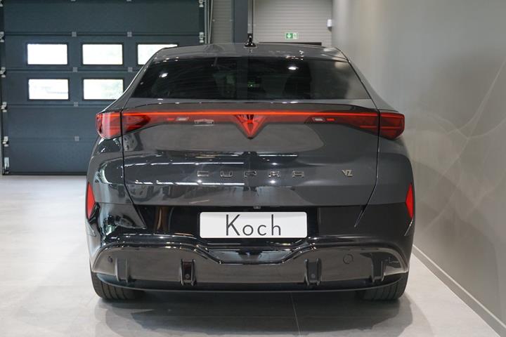 Grå Cupra Tavascan fra 2025
