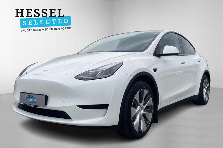 Hvid Tesla Model Y fra 2023