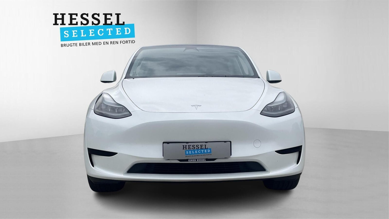 Hvid Tesla Model Y fra 2023