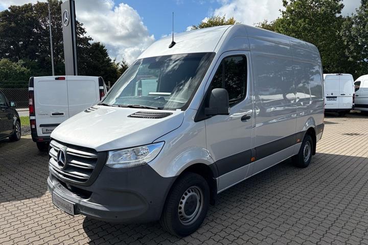 Sølv Mercedes Sprinter 317 fra 2021