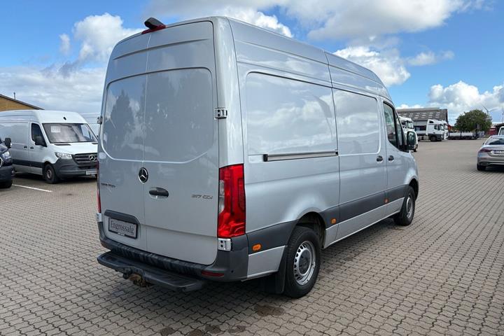 Sølv Mercedes Sprinter 317 fra 2021