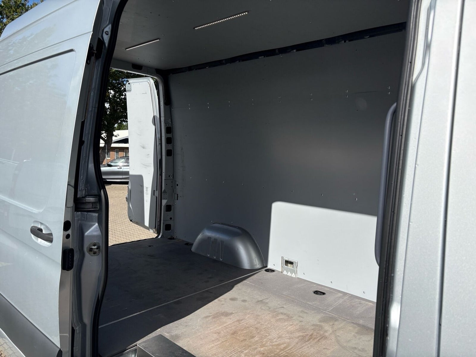 Sølv Mercedes Sprinter 317 fra 2021