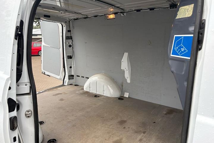 Hvid Mercedes Vito 114 fra 2022