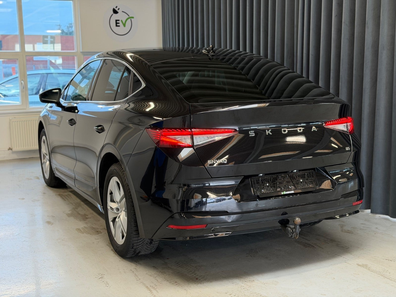 Sort Skoda Enyaq fra 2024