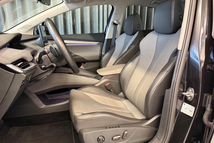 Sort Skoda Enyaq fra 2024