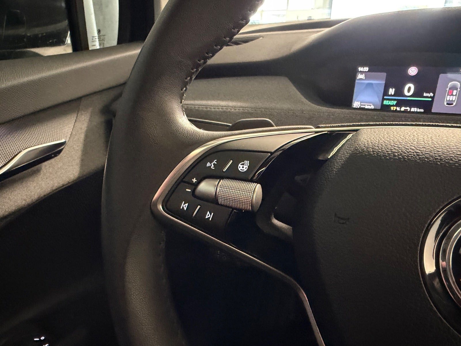 Sort Skoda Enyaq fra 2024