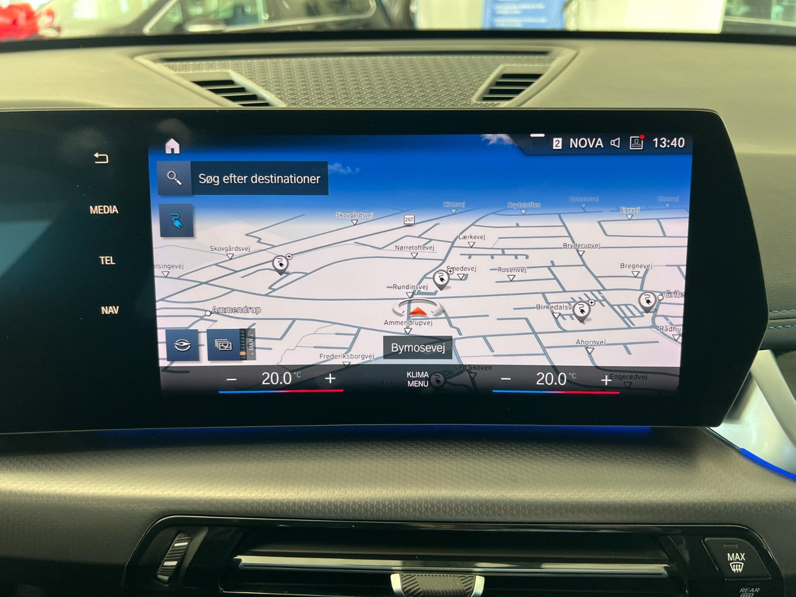 Grå BMW iX1 fra 2023