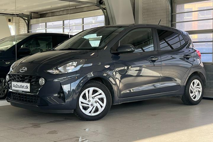 Grå Hyundai i10 fra 2022
