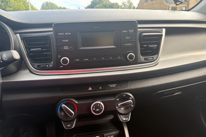 Sort Kia Rio fra 2017