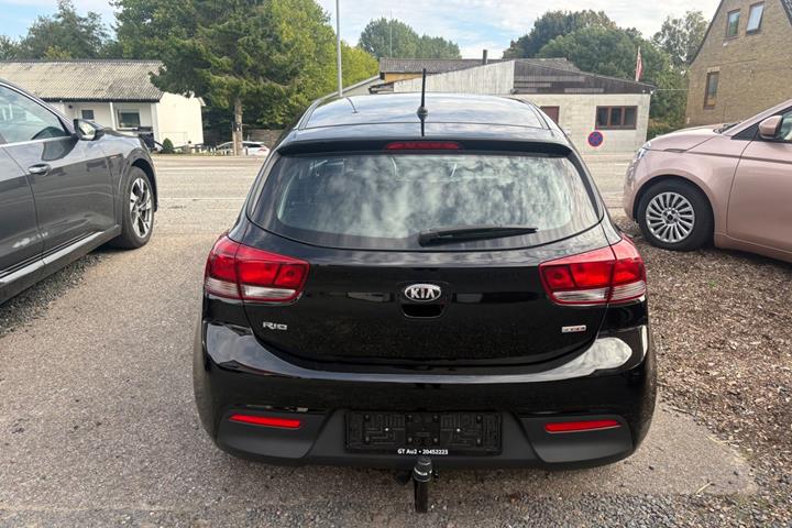 Sort Kia Rio fra 2017