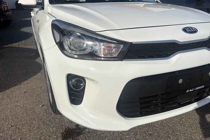 Hvid Kia Rio fra 2017