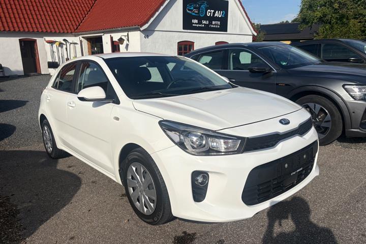 Hvid Kia Rio fra 2017