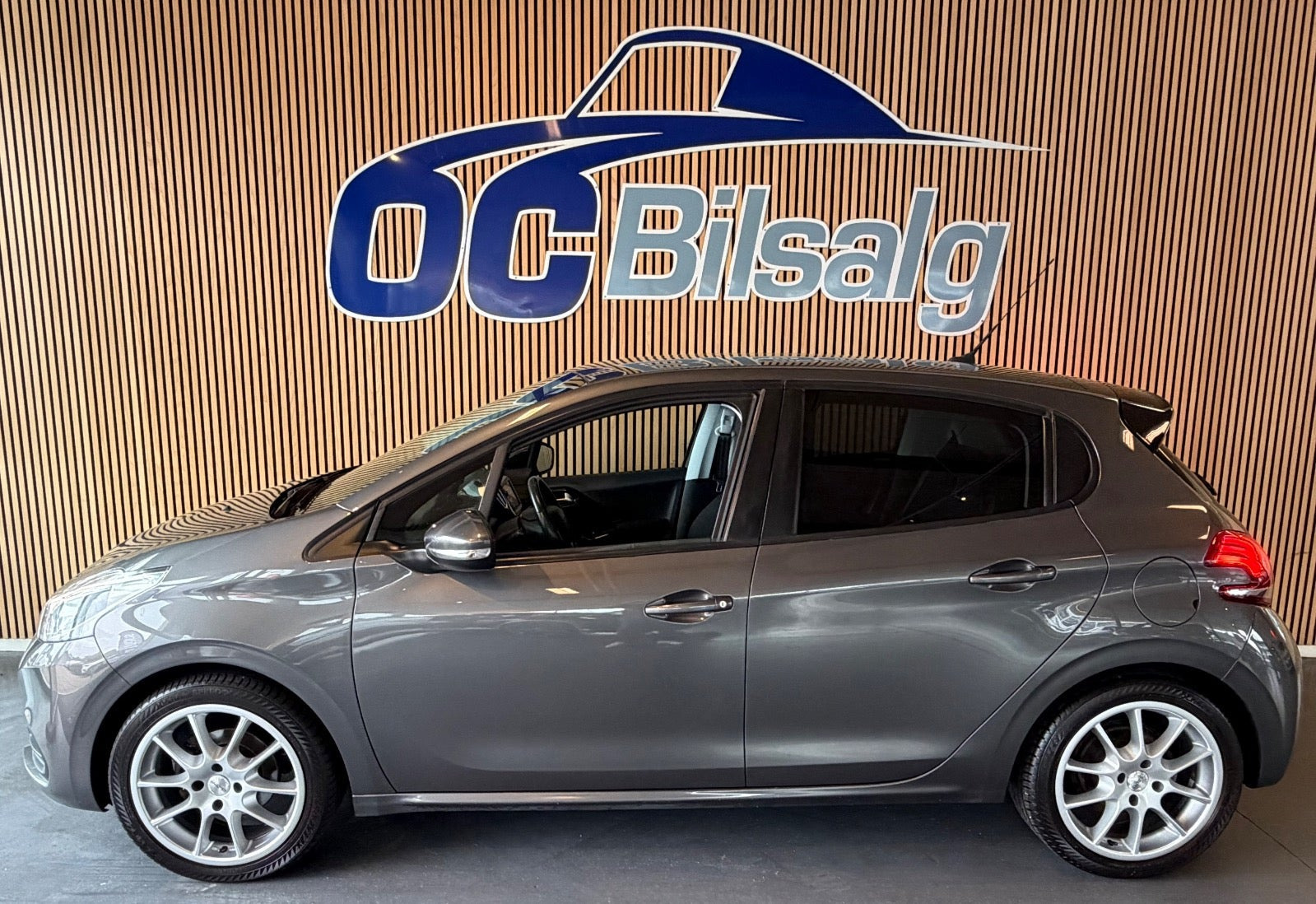 undefined Peugeot 208 fra 2017