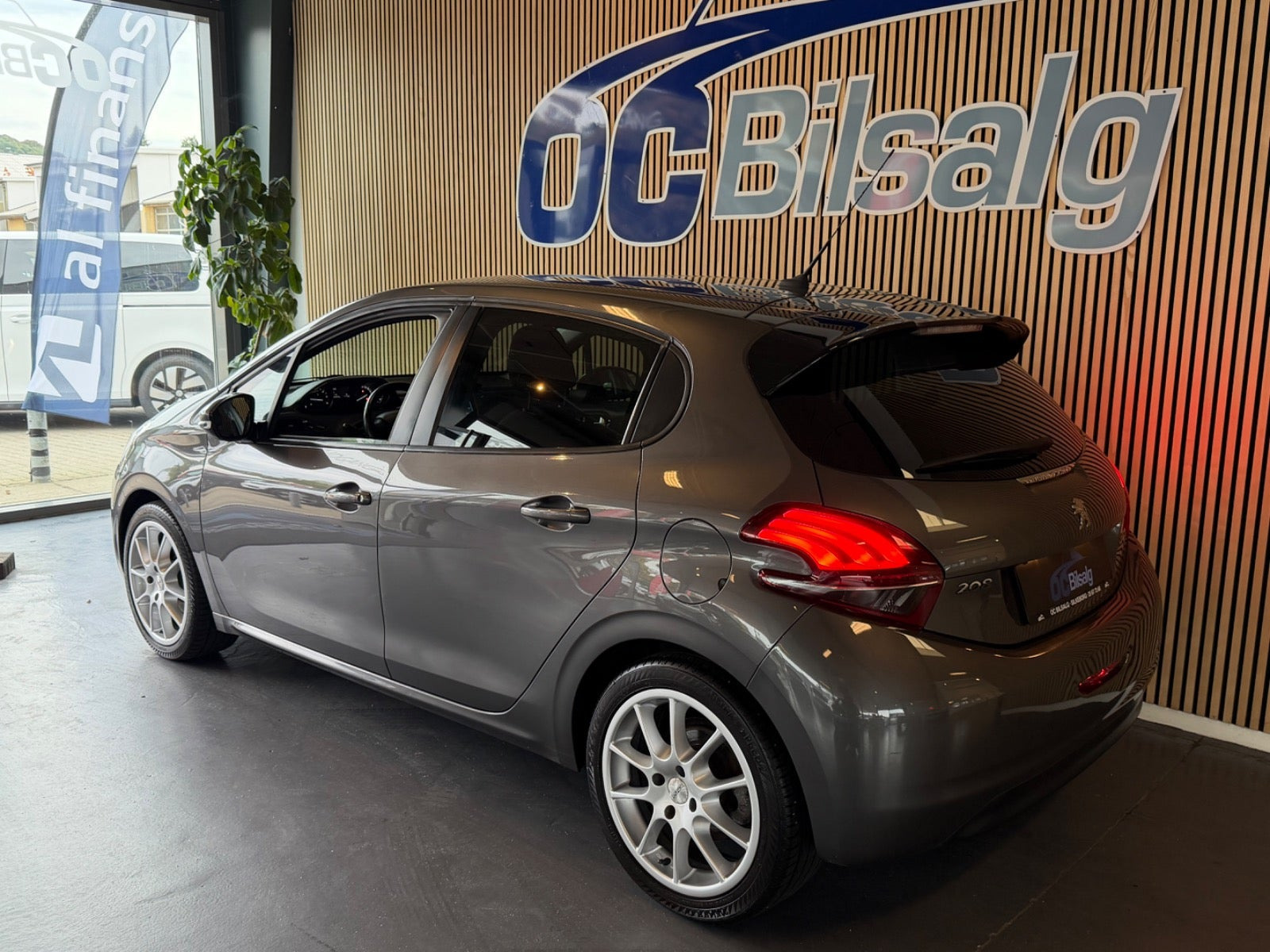 undefined Peugeot 208 fra 2017