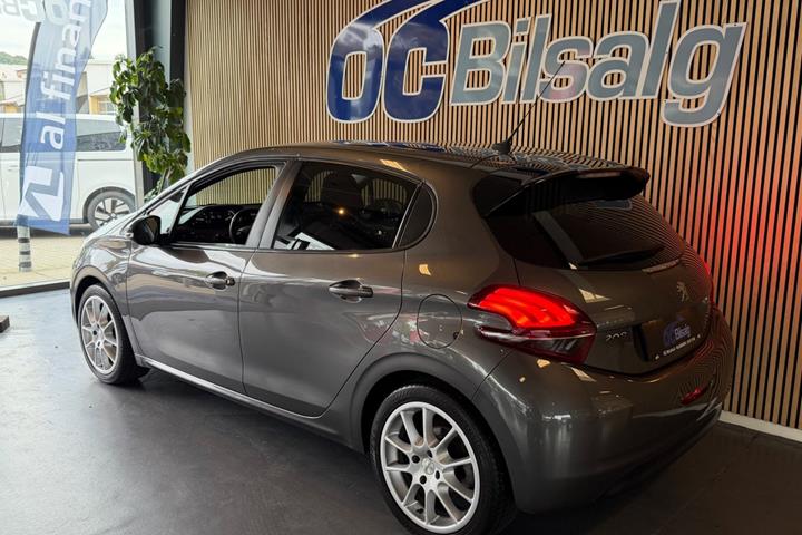 undefined Peugeot 208 fra 2017