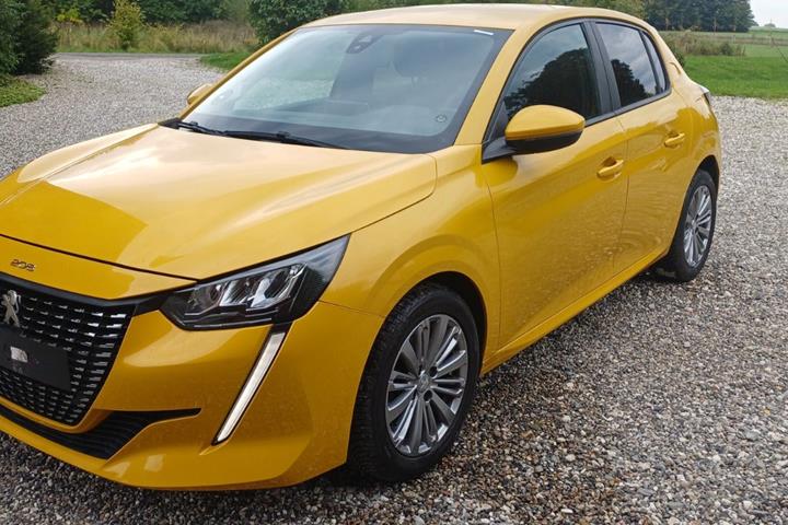 undefined Peugeot 208 fra 2021 set udefra