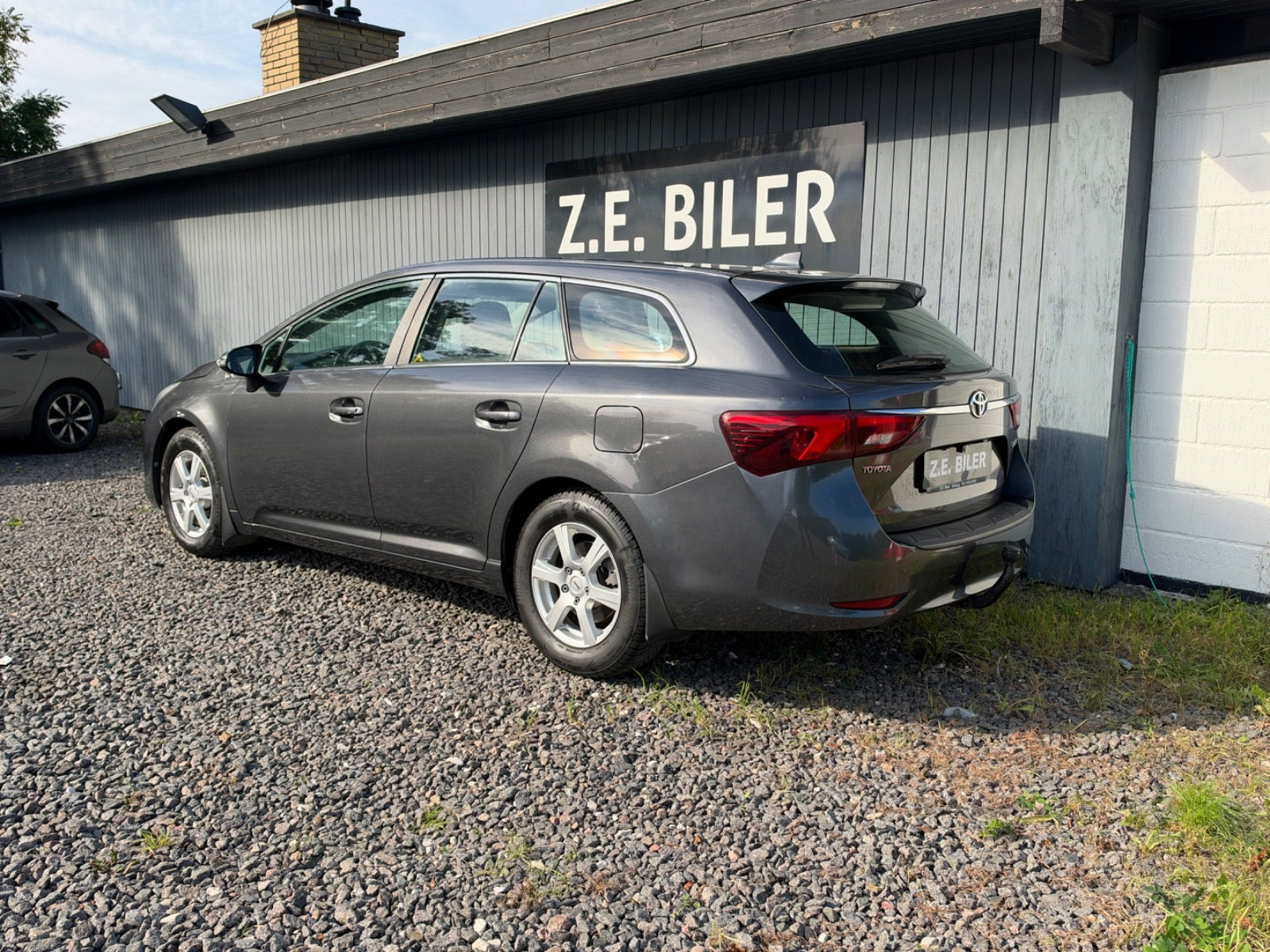 undefined Toyota Avensis fra 2016