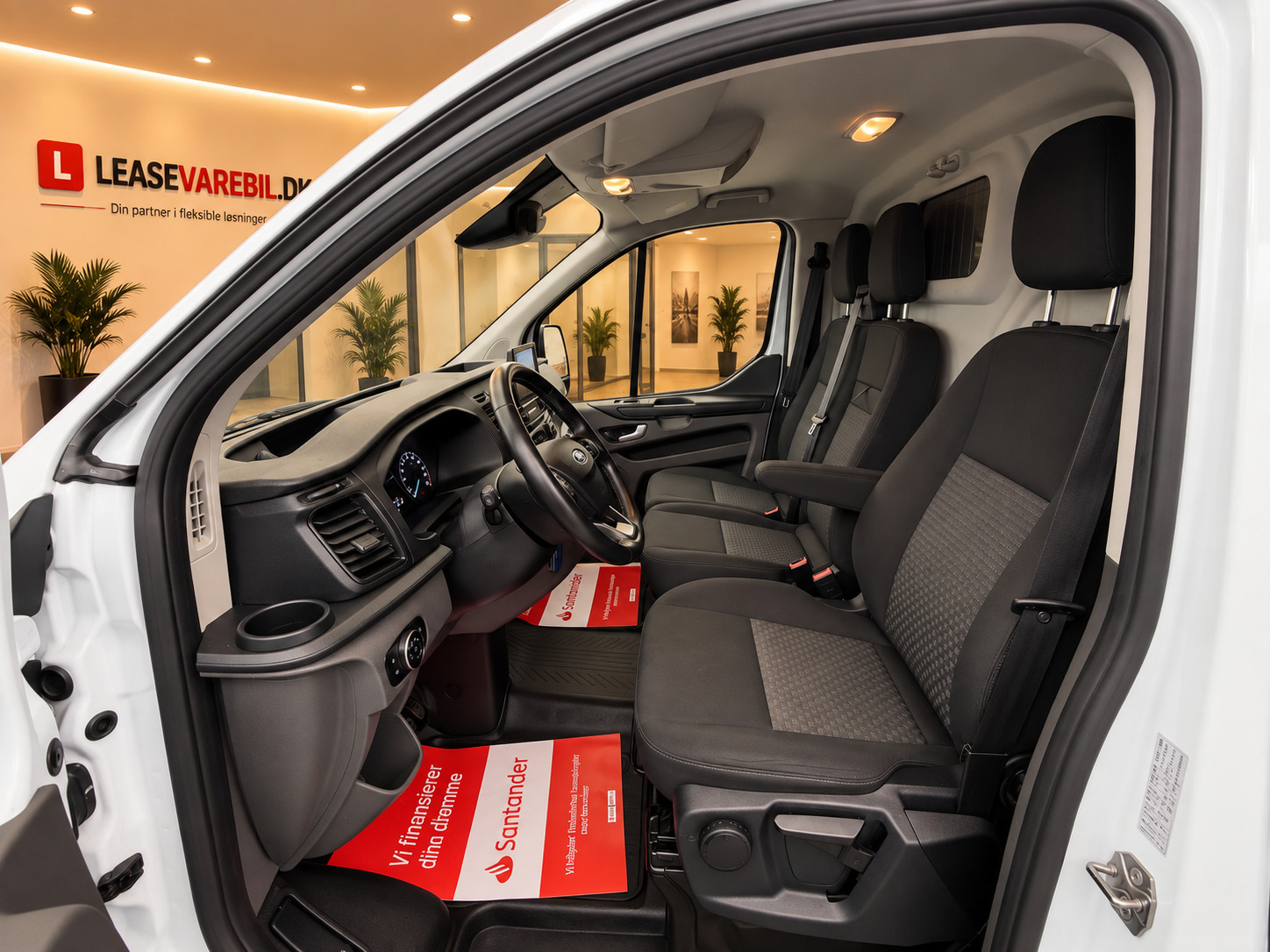 Hvid Ford Transit Custom 320 L2 fra 2022