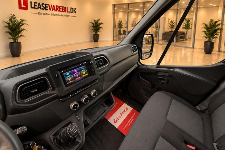 Sort Renault Master III T33 fra 2019