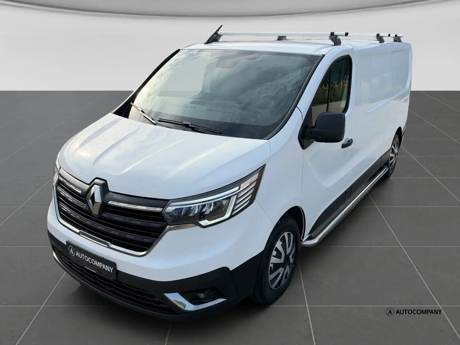 Hvid Renault Trafic fra 2022