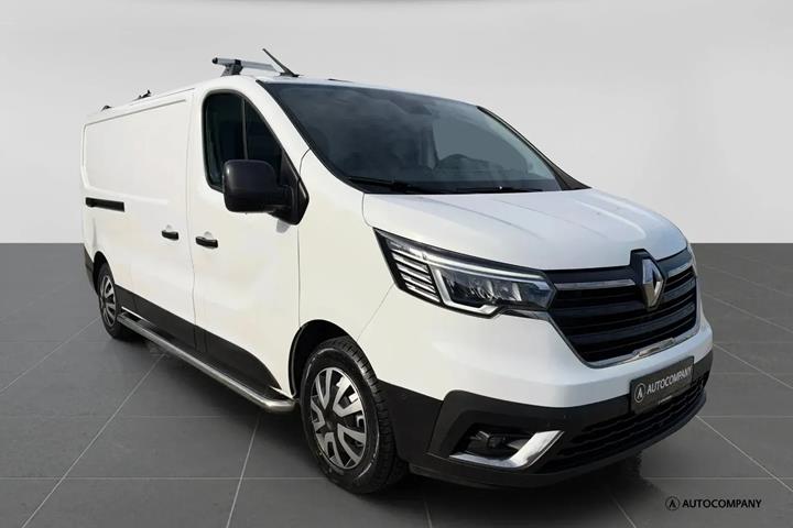 Hvid Renault Trafic fra 2022