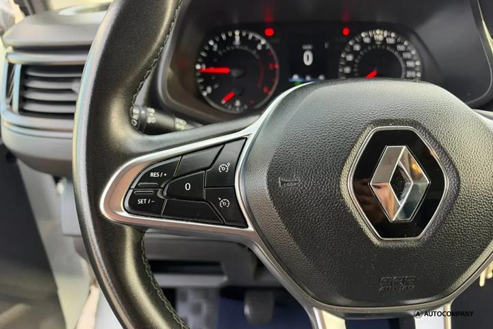 Hvid Renault Trafic fra 2022
