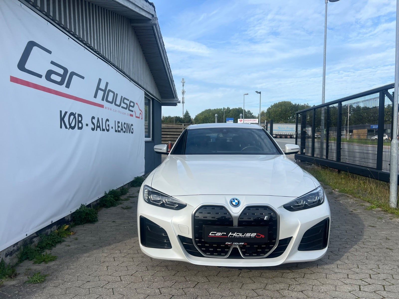 Hvid BMW i4 fra 2024