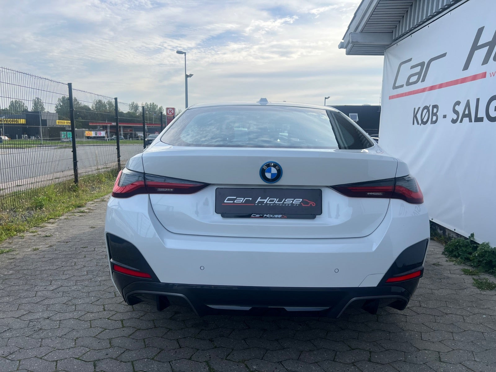 Hvid BMW i4 fra 2024