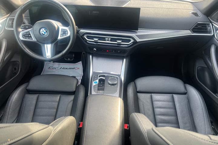 Hvid BMW i4 fra 2024